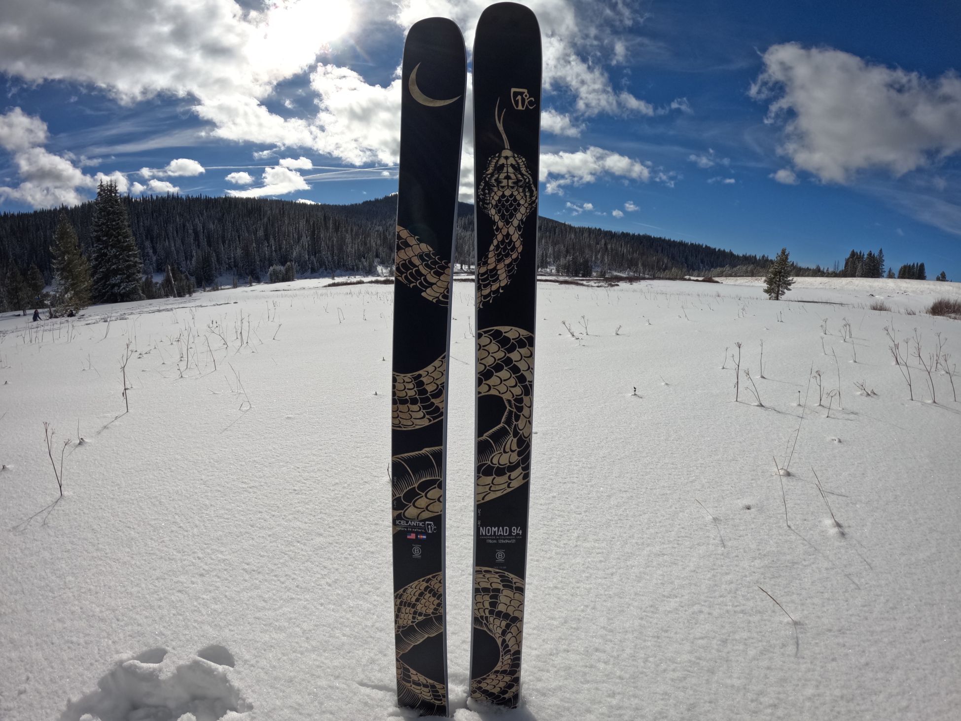 Front image of the Icelantic Nomad 94 freeride ski.